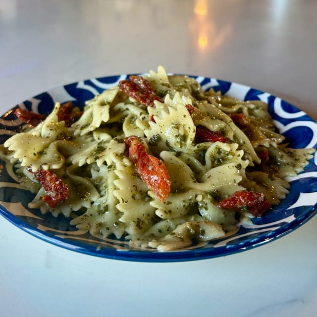 BOW TIE BASIL PESTO SALAD DINNER - 16oz.