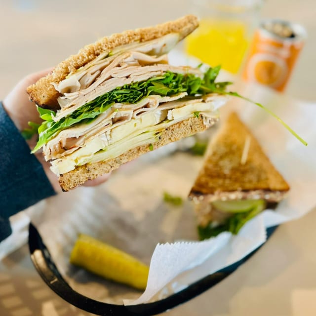 TURKEY APPLE BRIE SANDWICH.